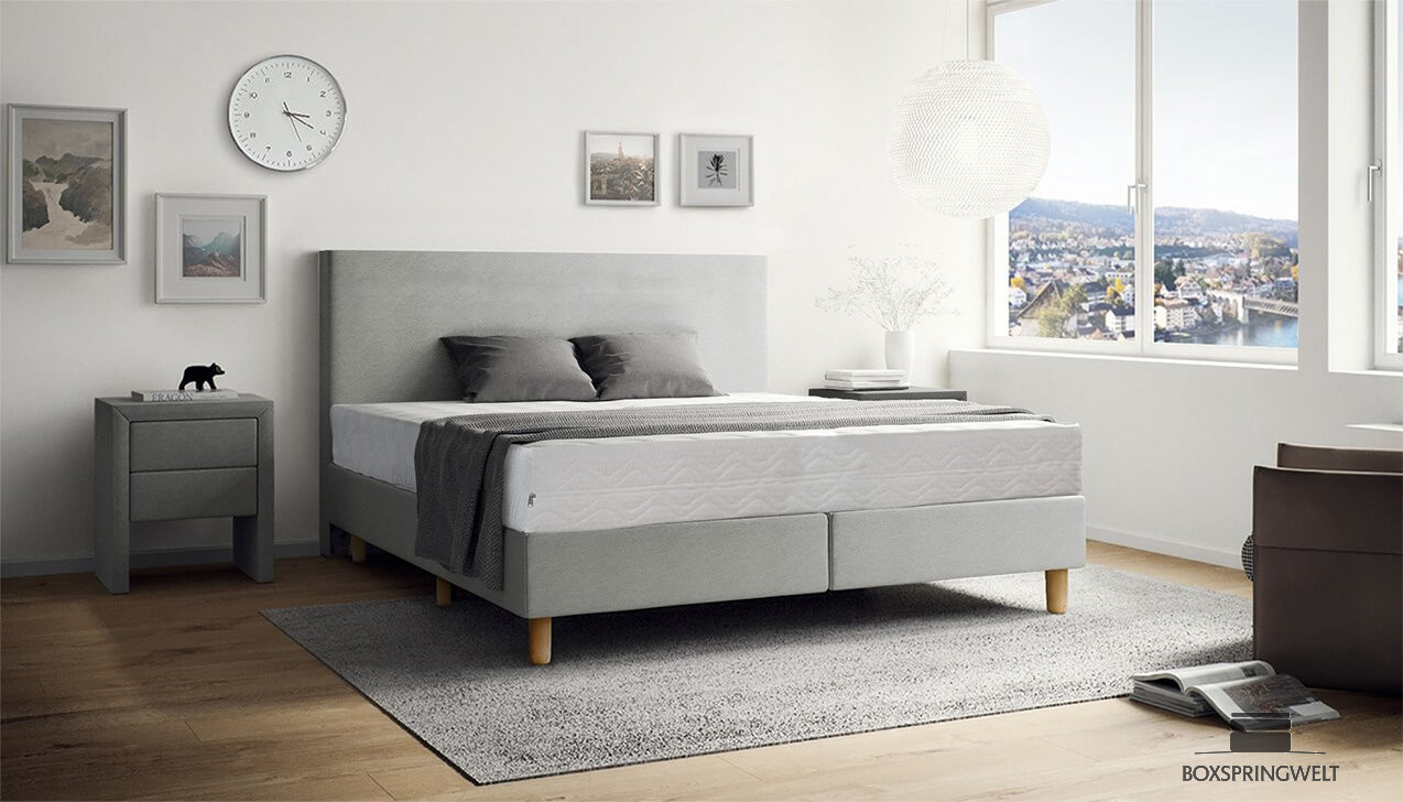 Mit Kopfteil Konrad (bündig) und Rundfüße Natur 